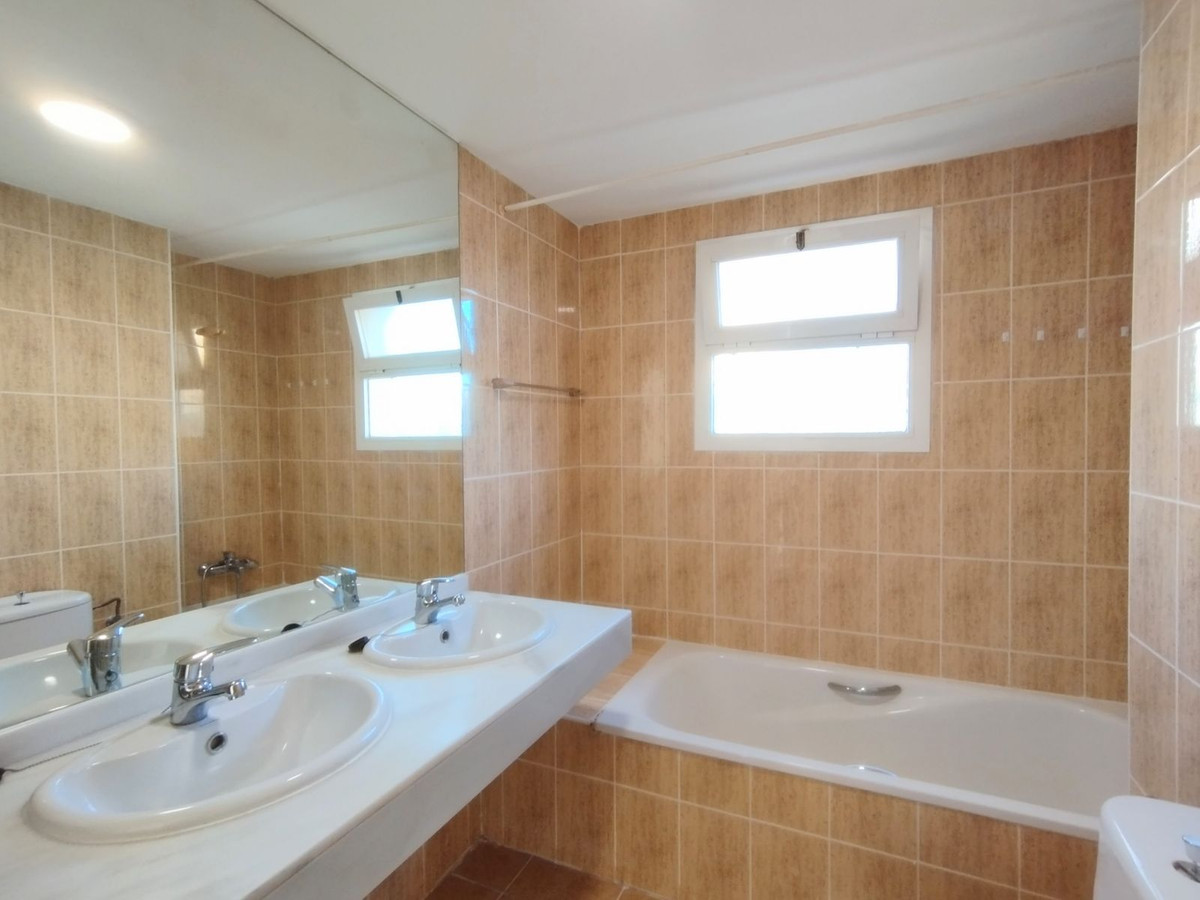 Winkel te koop in Calahonda | 2 slaapkamers H5459218