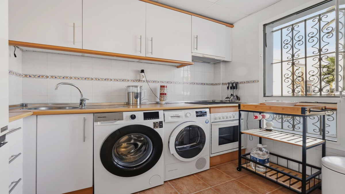 Bedrijfsgebouwen te koop in Casares | 3 slaapkamers H5527882