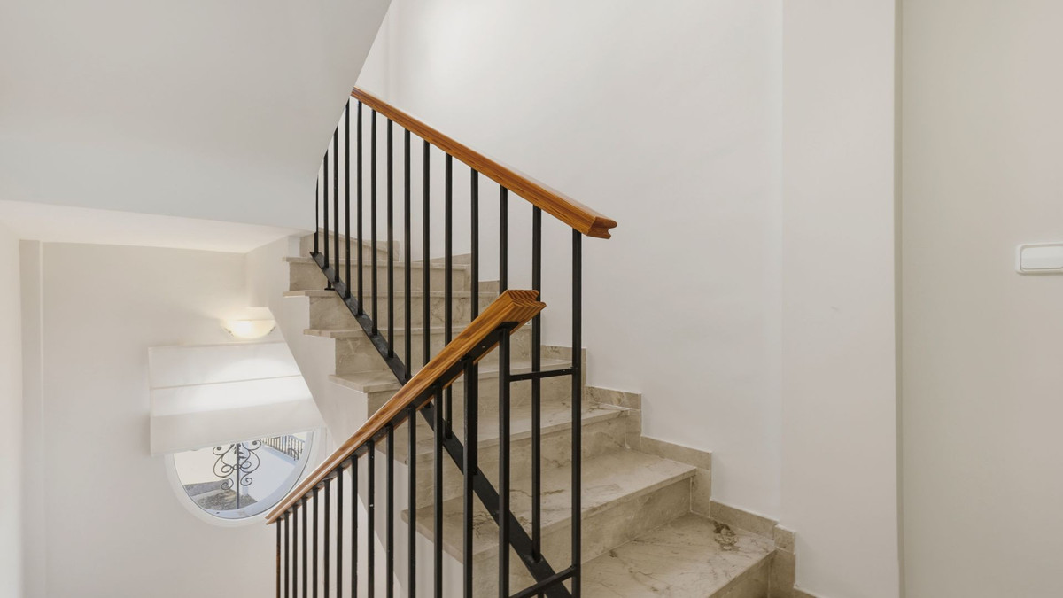Bedrijfsgebouwen te koop in Casares | 3 slaapkamers H5527882