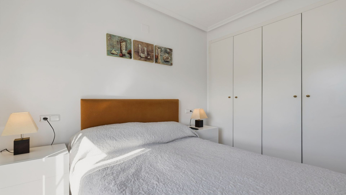 Bedrijfsgebouwen te koop in Casares | 3 slaapkamers H5527882