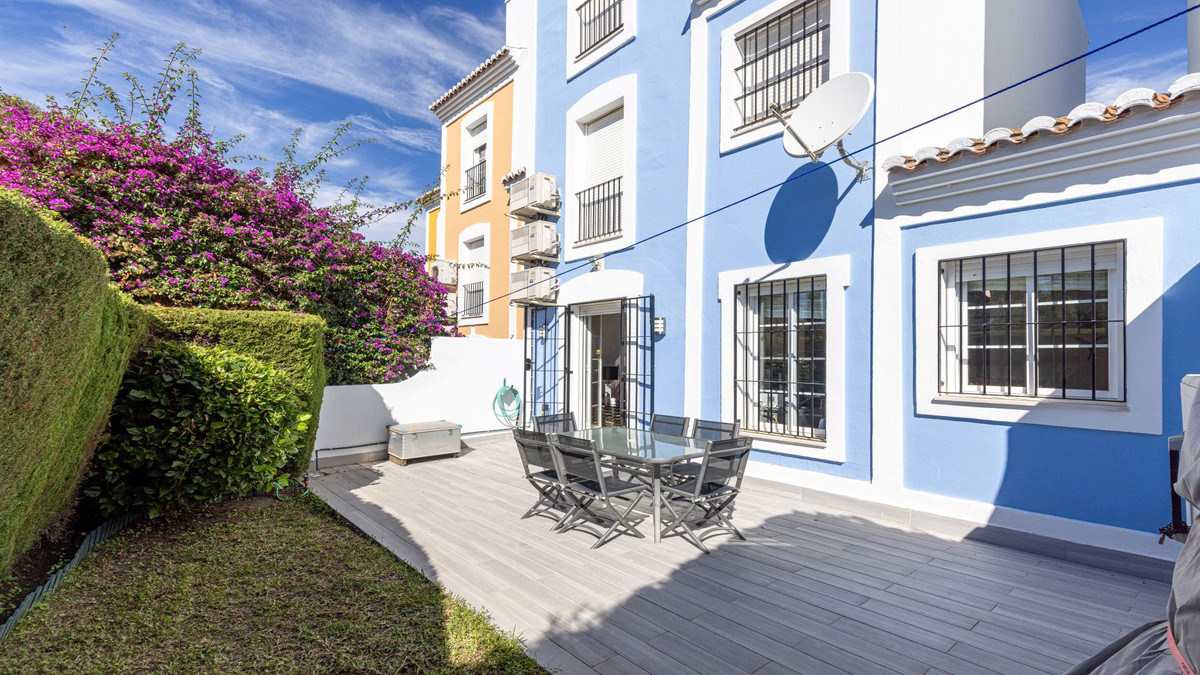 Bedrijfsgebouwen te koop in Casares | 3 slaapkamers H5527882