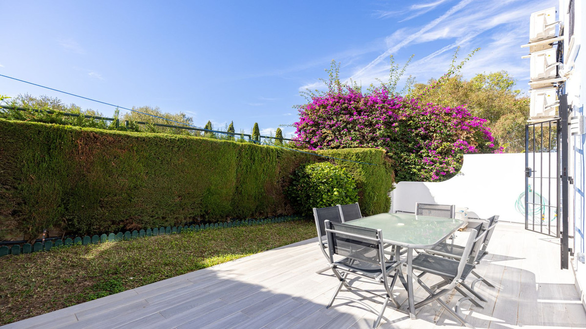 Bedrijfsgebouwen te koop in Casares | 3 slaapkamers H5527882