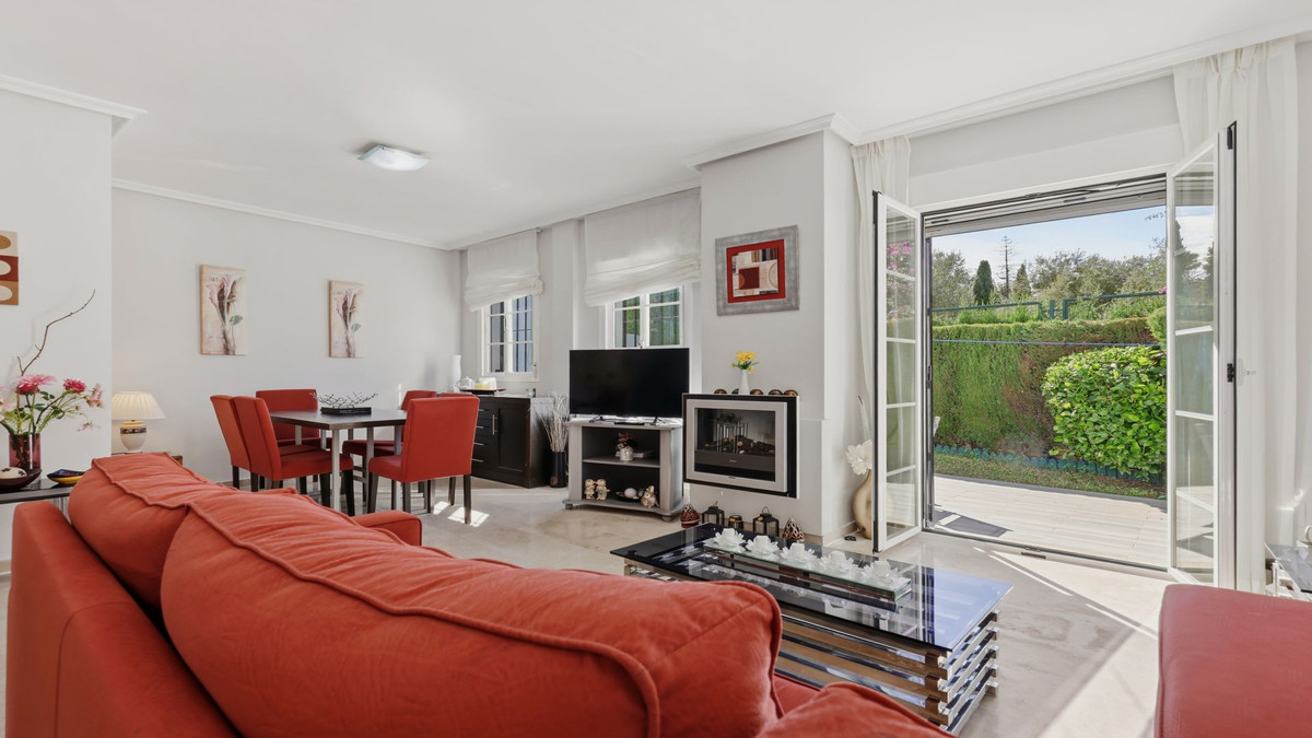 Bedrijfsgebouwen te koop in Casares | 3 slaapkamers H5527882