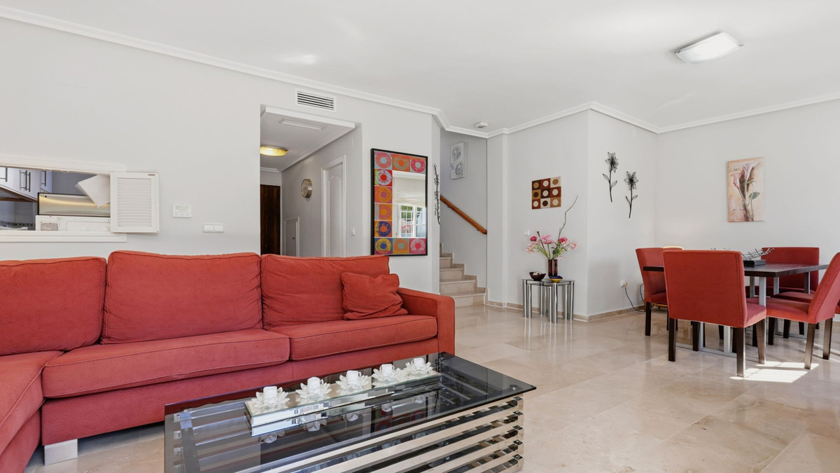 Bedrijfsgebouwen te koop in Casares | 3 slaapkamers H5527882