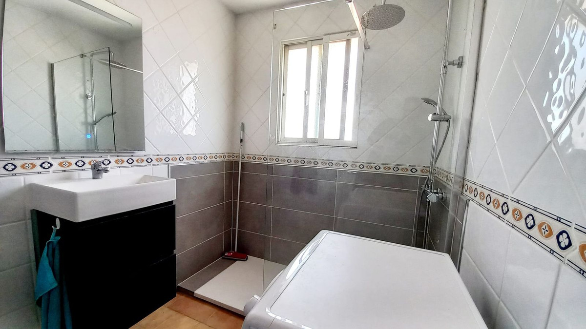 Anders te koop in El Faro | 2 slaapkamers H5401843