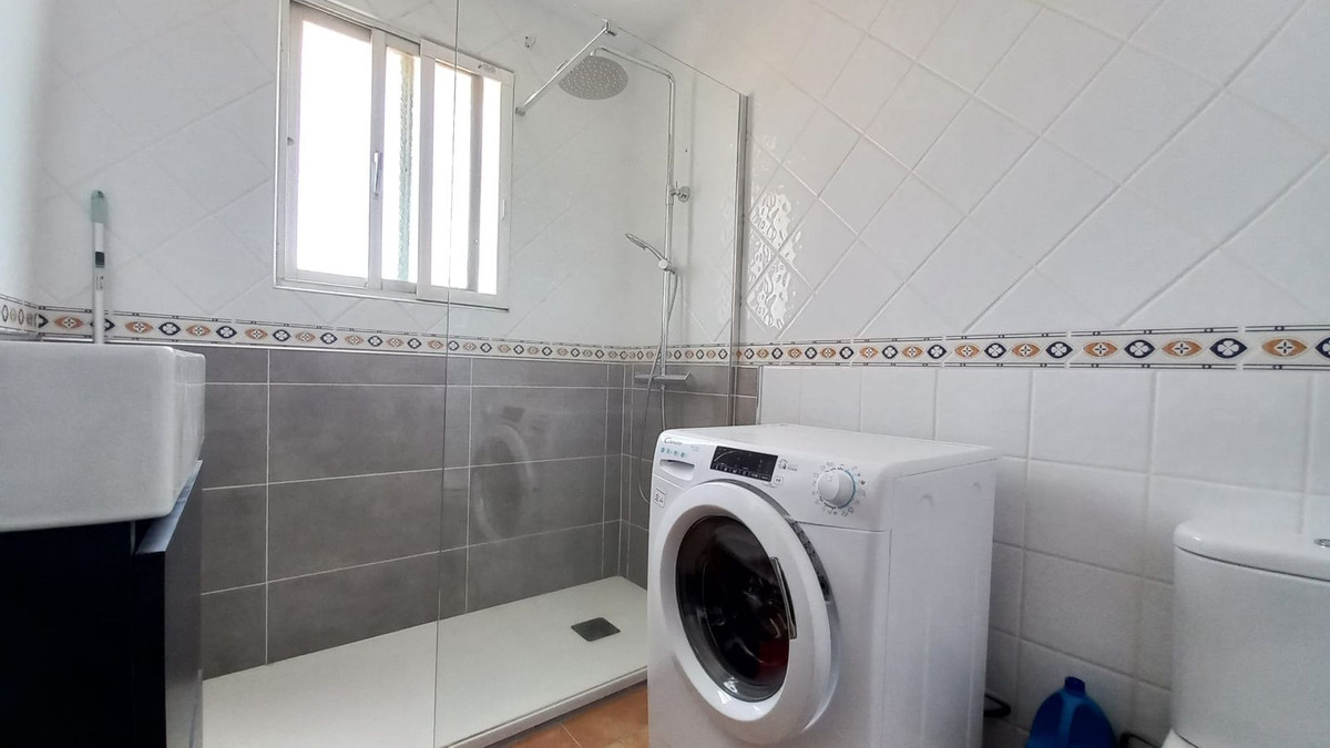 Anders te koop in El Faro | 2 slaapkamers H5401843