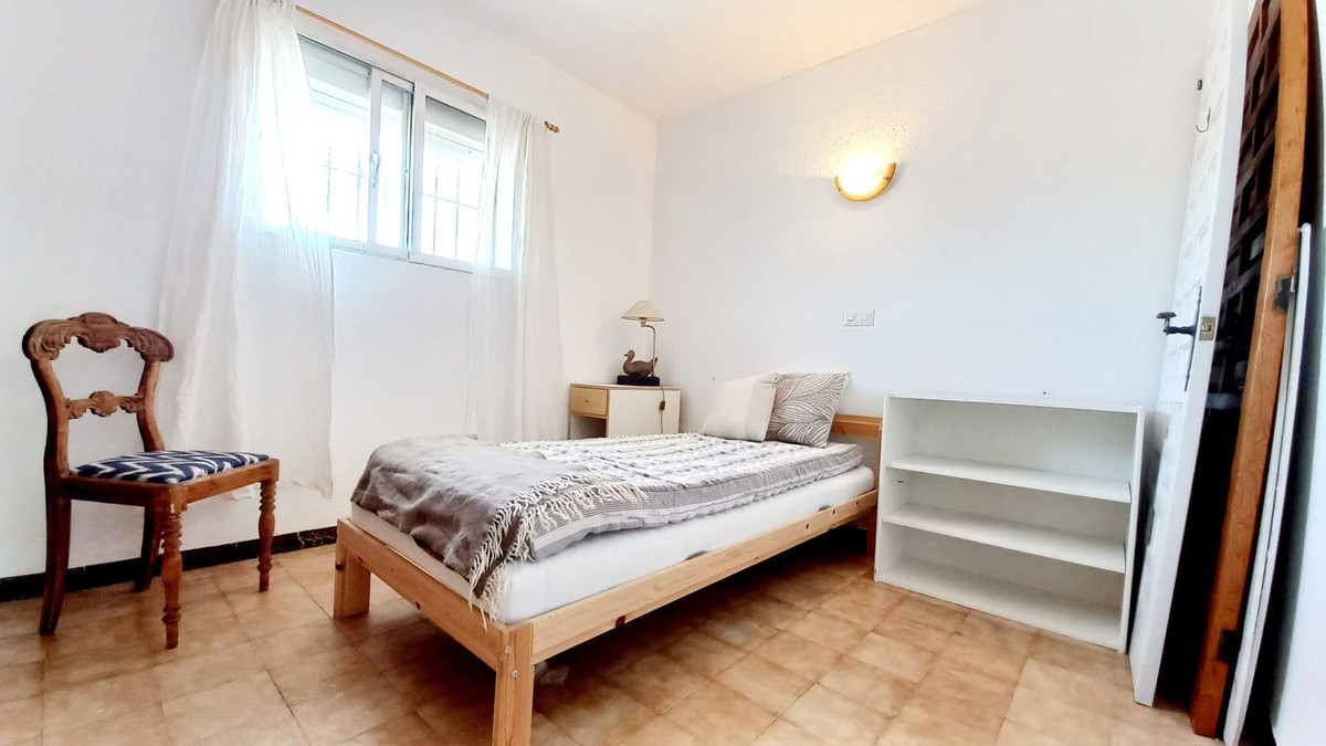 Anders te koop in El Faro | 2 slaapkamers H5401843