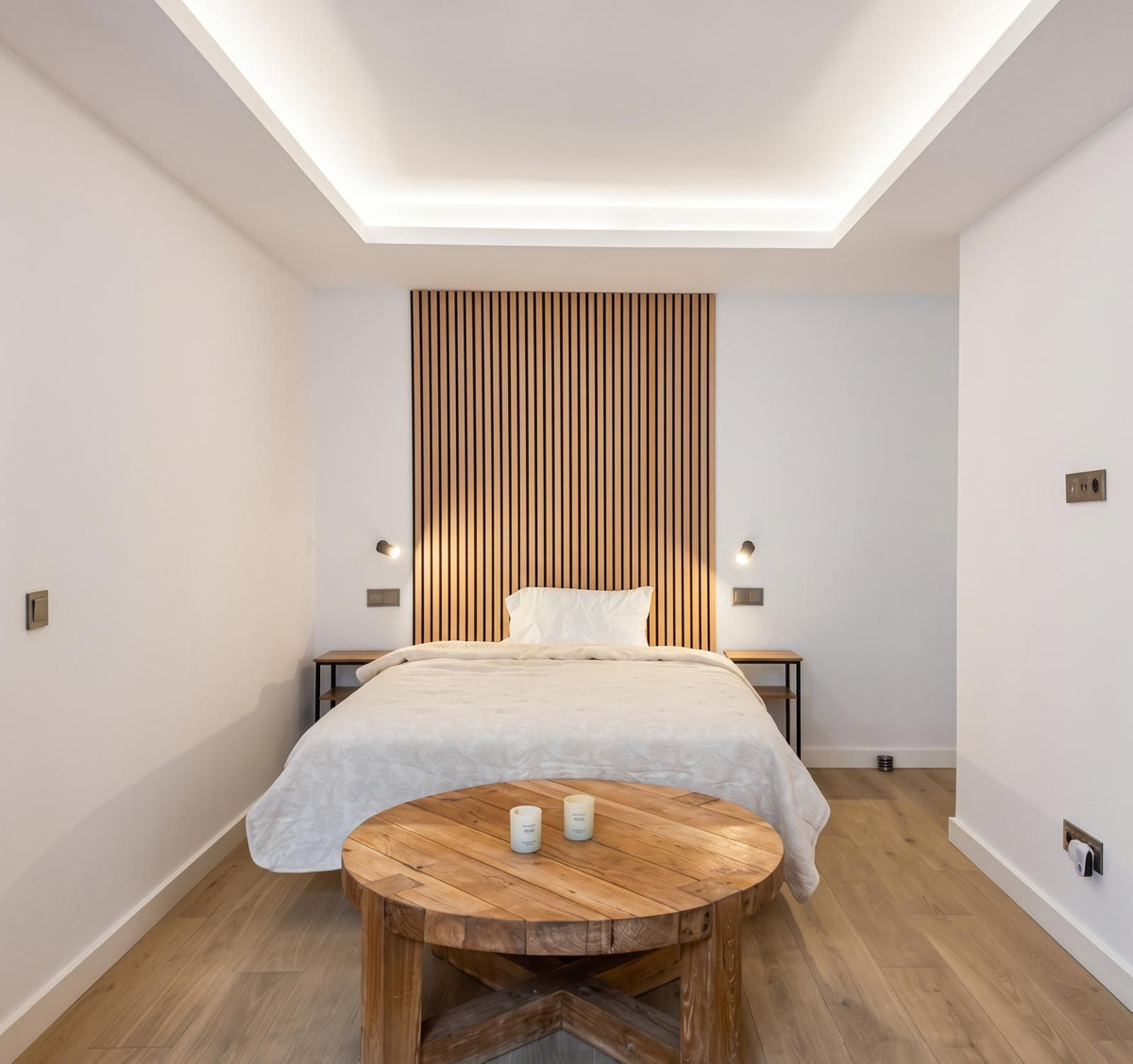 Anders te koop in El Paraiso | 4 slaapkamers H5489980