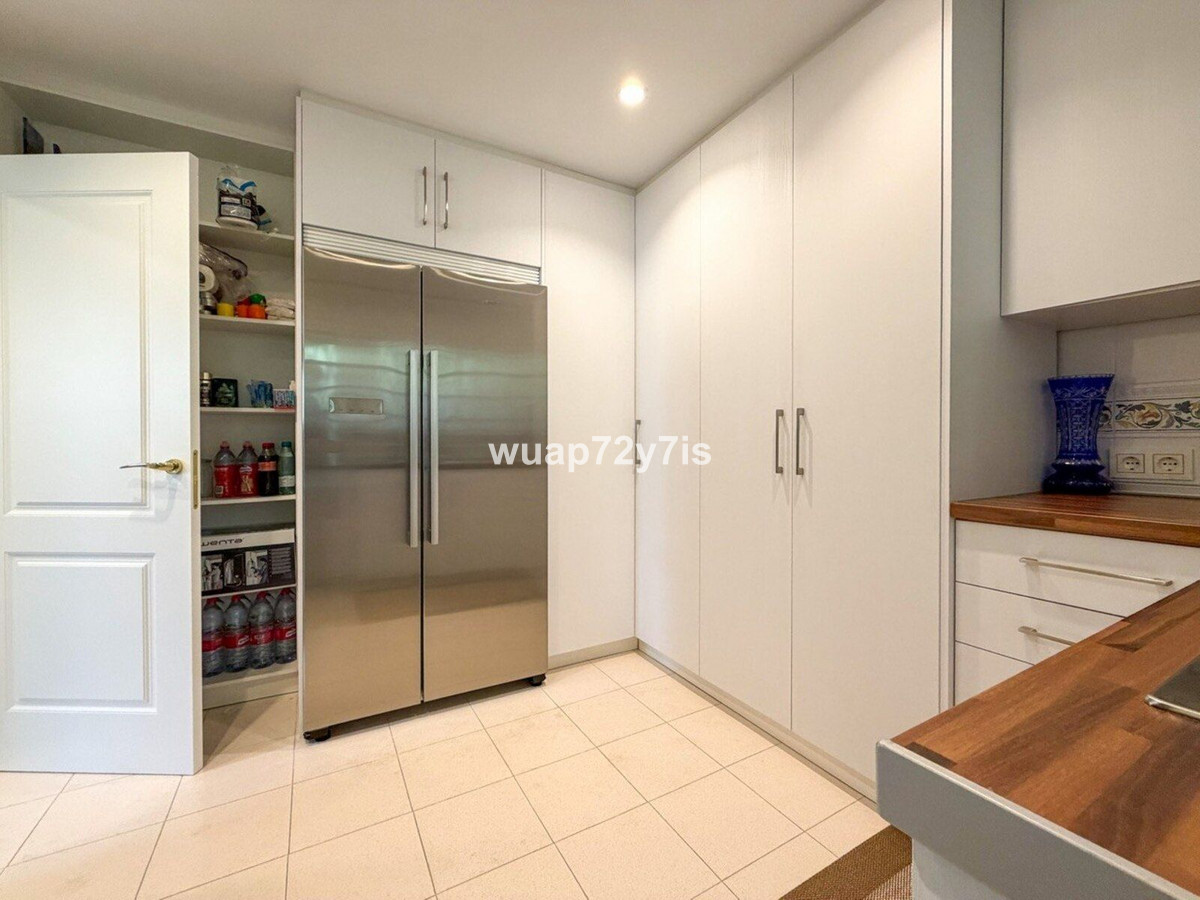 Bedrijfsgebouwen te koop in Elviria | 3 slaapkamers H5389705