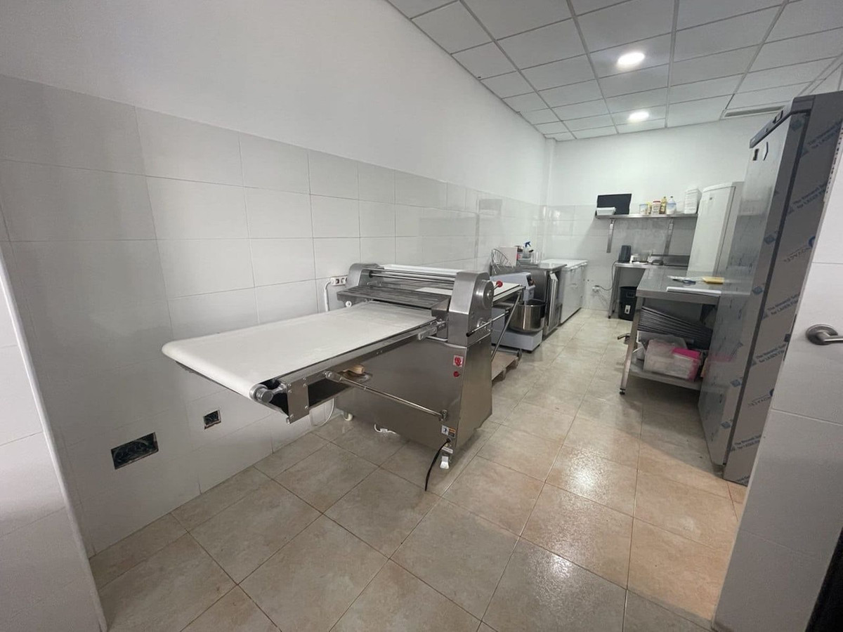 Shop for sale in Estepona | 0 bedrooms H5123173