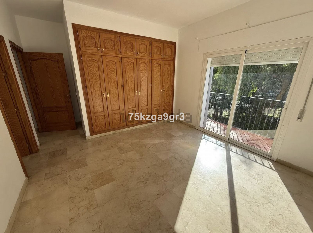 Appartement te koop in Estepona | 4 slaapkamers H5274736