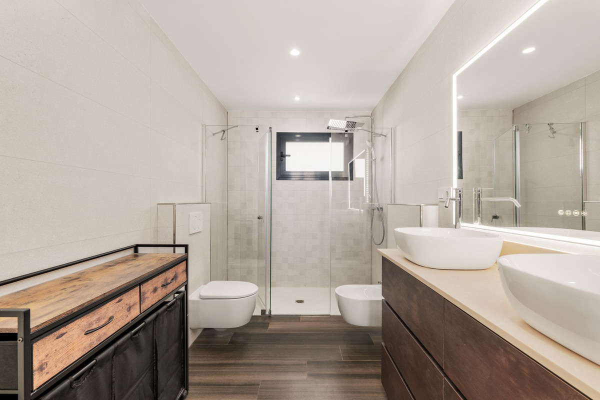 Commercieel te koop in Estepona | 3 slaapkamers H5379181