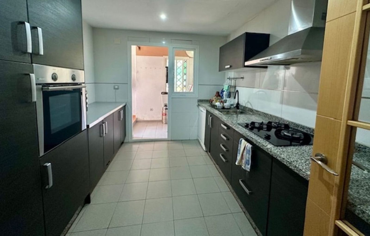 Commercieel te koop in Estepona | 3 slaapkamers H5389657