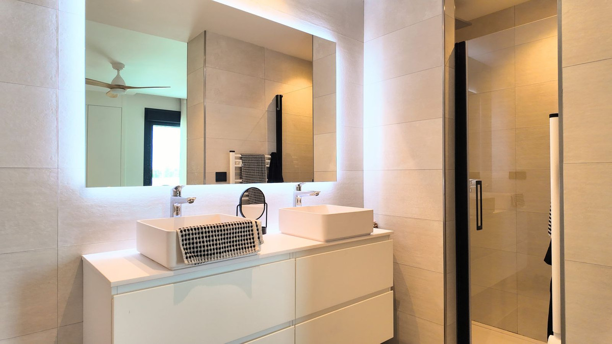 Appartement te koop in Estepona | 2 slaapkamers H5394328
