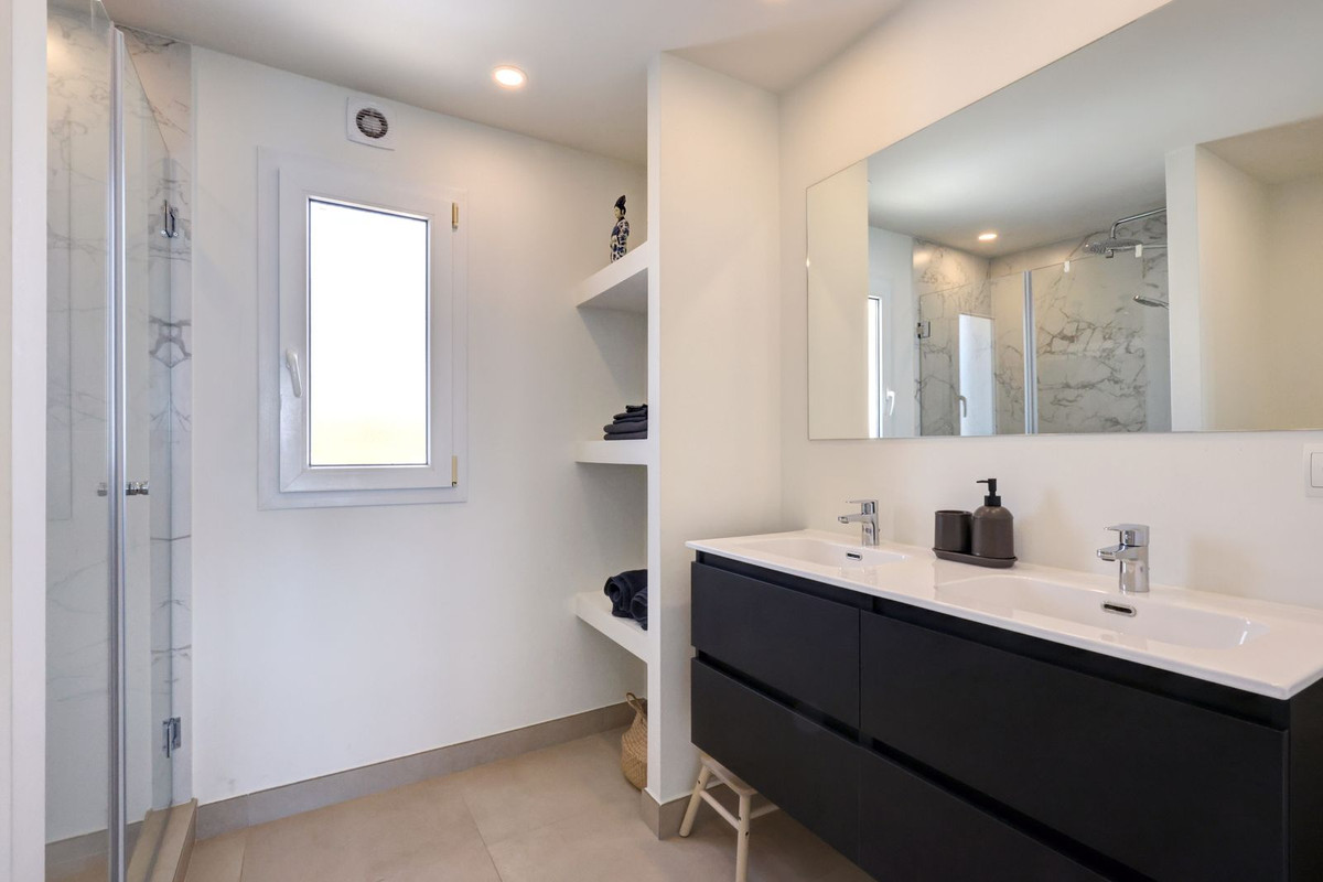 Anders te koop in Estepona | 2 slaapkamers H5399842