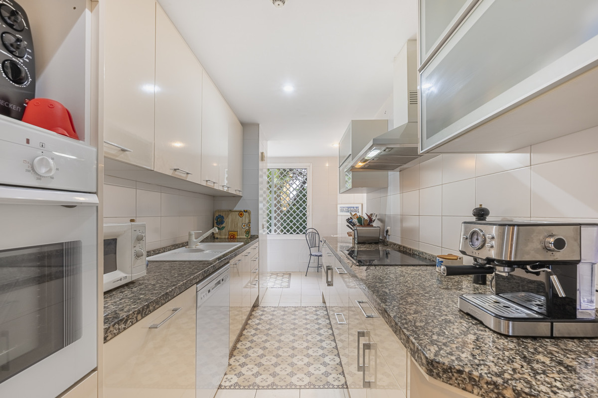 Appartement te koop in Estepona | 3 slaapkamers H5423671