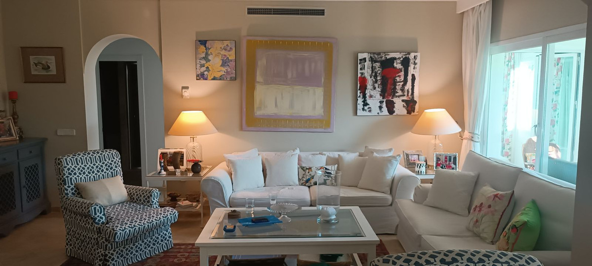 Garage te koop in Estepona | 3 slaapkamers H5434795