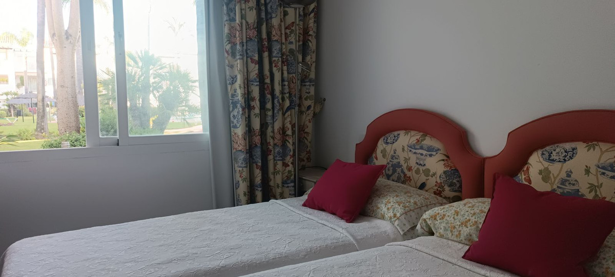 Garage te koop in Estepona | 3 slaapkamers H5434795