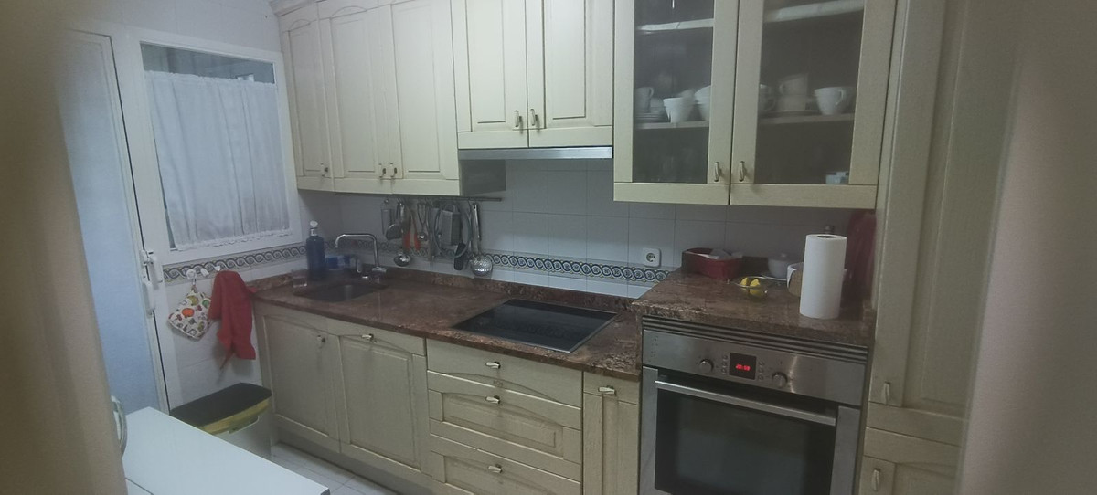 Garage te koop in Estepona | 3 slaapkamers H5434795