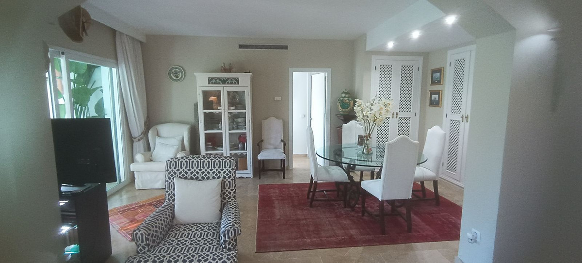 Garage te koop in Estepona | 3 slaapkamers H5434795
