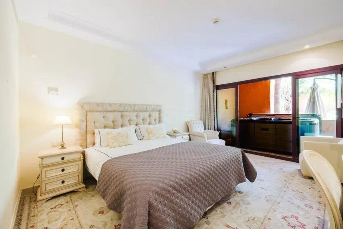 Kantoor te koop in Estepona | 2 slaapkamers H5488594