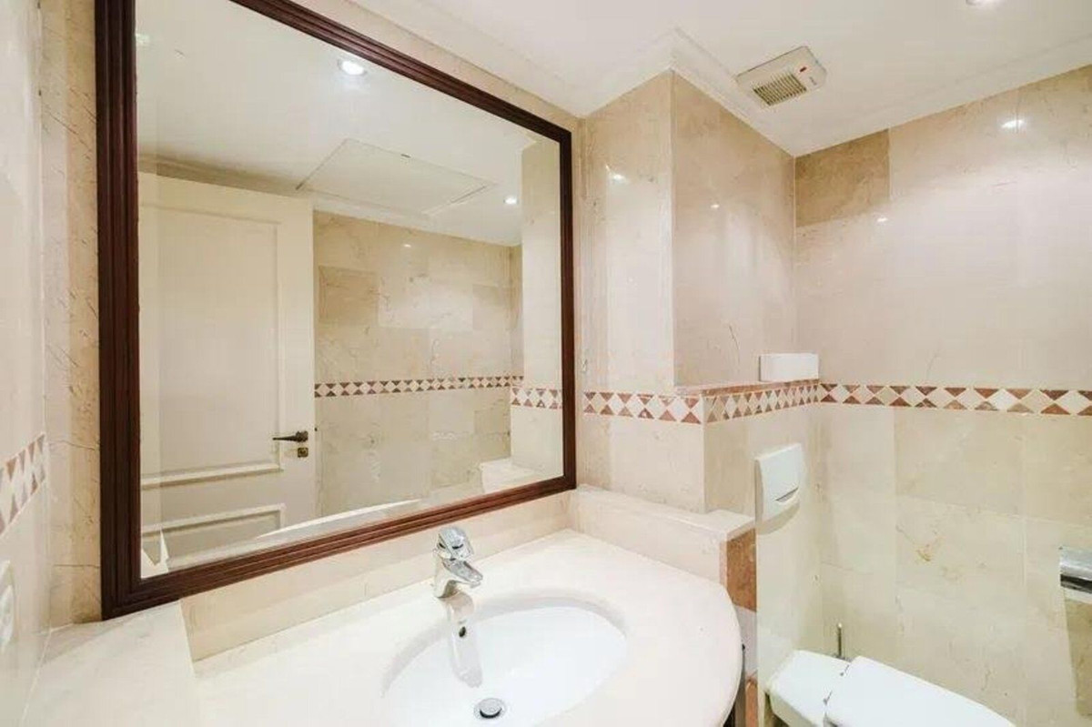 Kantoor te koop in Estepona | 2 slaapkamers H5488594