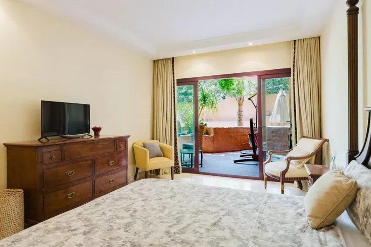 Kantoor te koop in Estepona | 2 slaapkamers H5488594