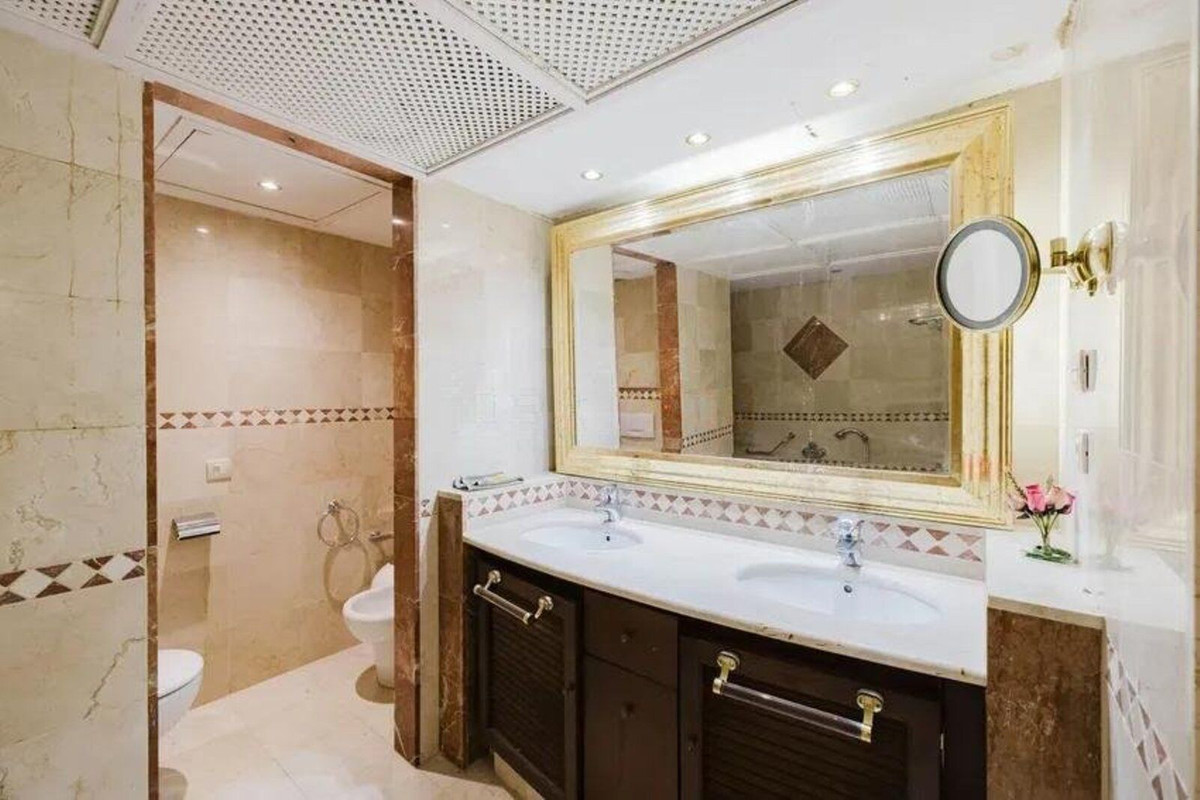 Kantoor te koop in Estepona | 2 slaapkamers H5488594
