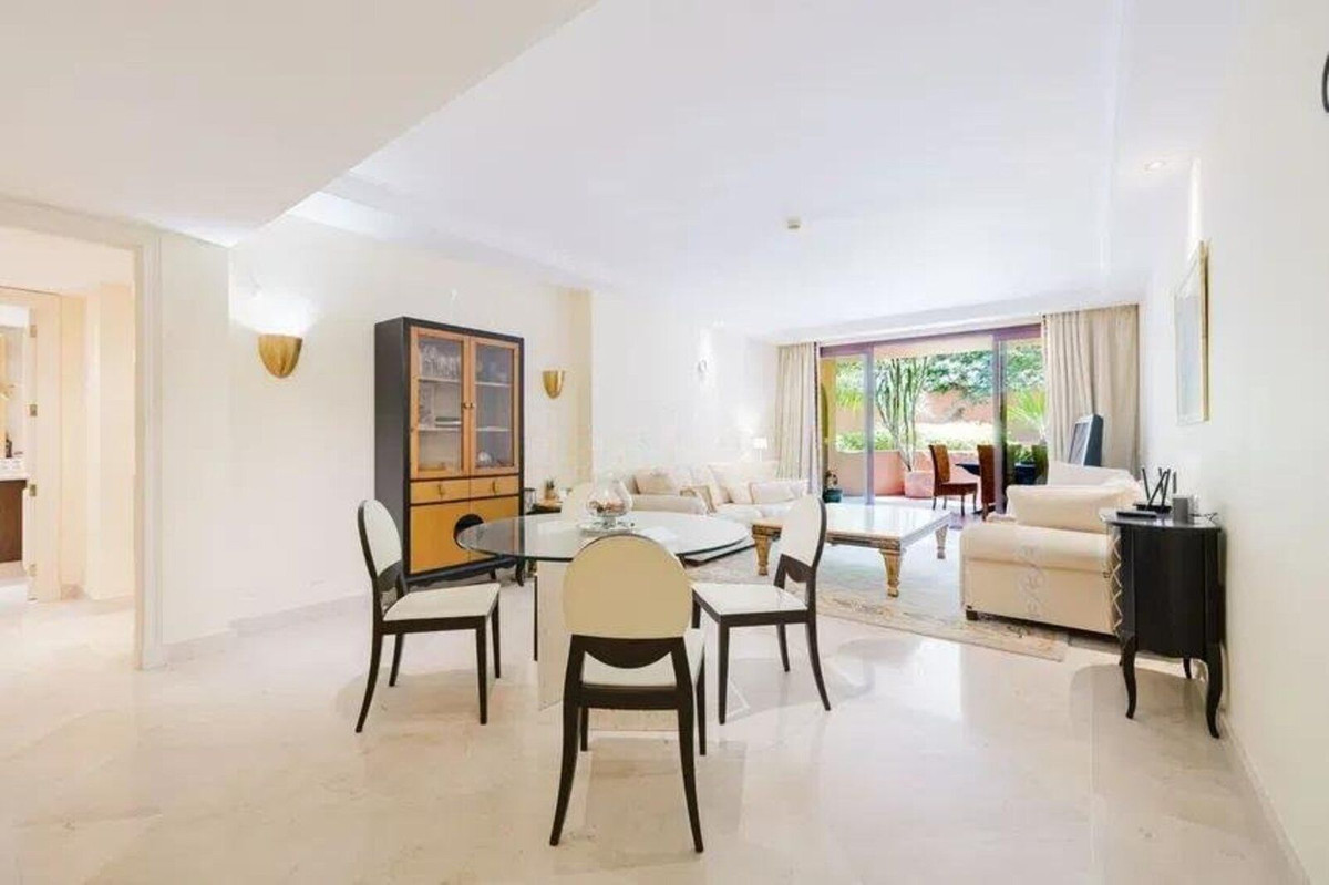 Kantoor te koop in Estepona | 2 slaapkamers H5488594