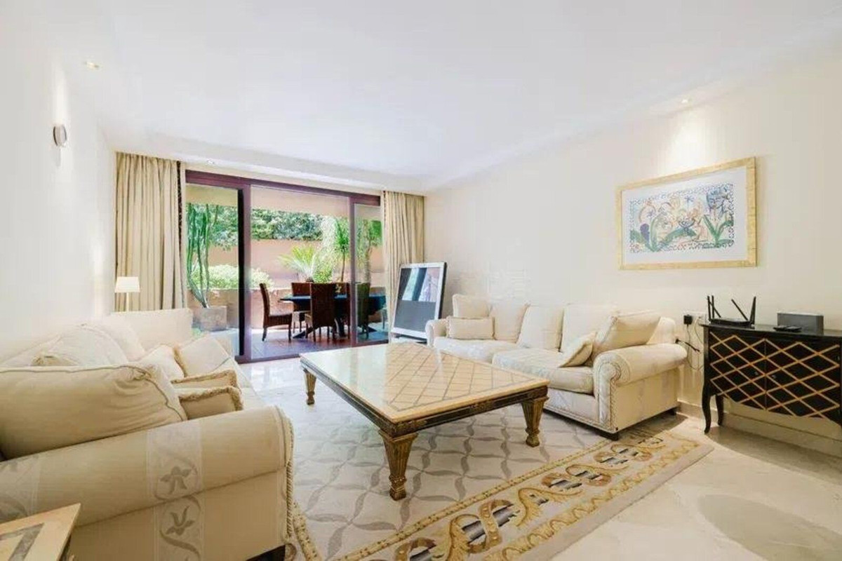 Kantoor te koop in Estepona | 2 slaapkamers H5488594