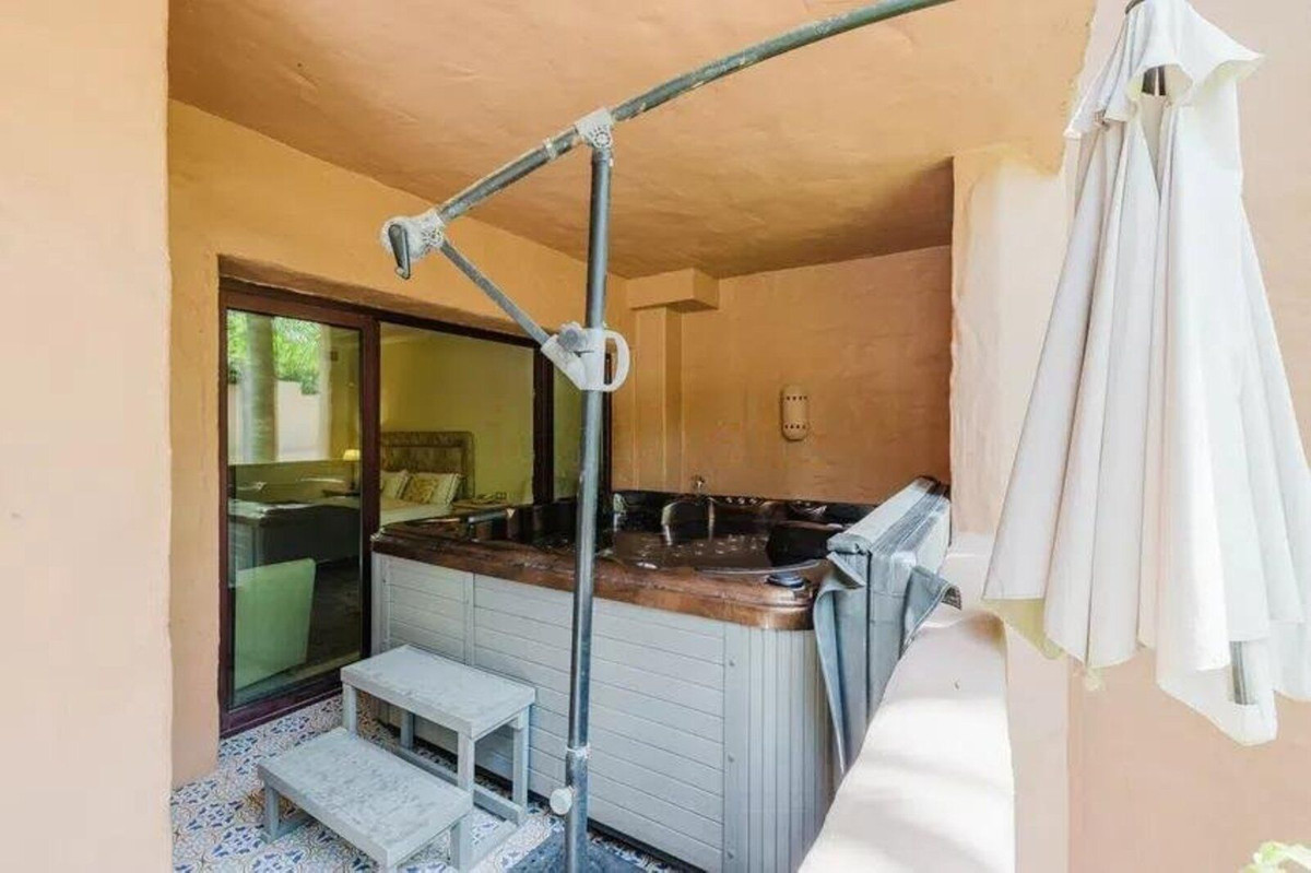 Kantoor te koop in Estepona | 2 slaapkamers H5488594