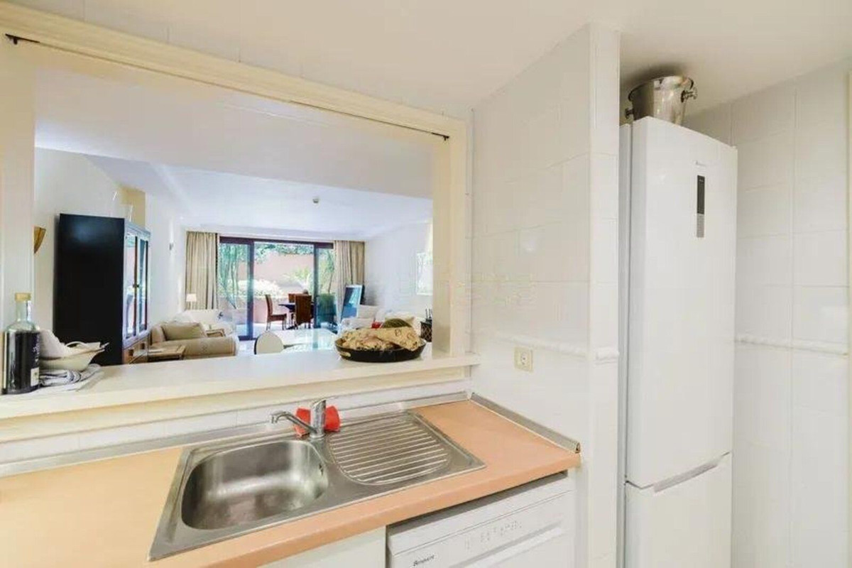 Kantoor te koop in Estepona | 2 slaapkamers H5488594