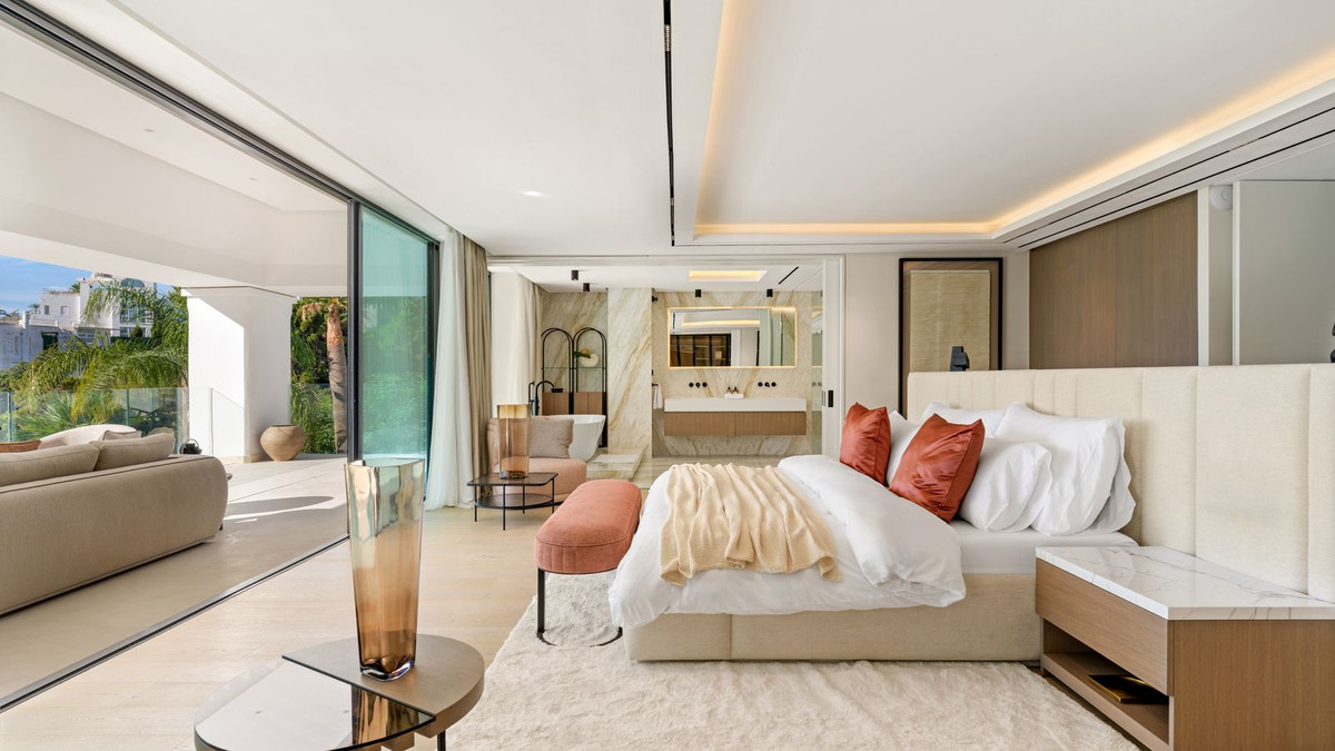 Huis te koop in La Quinta | 7 slaapkamers H5494231