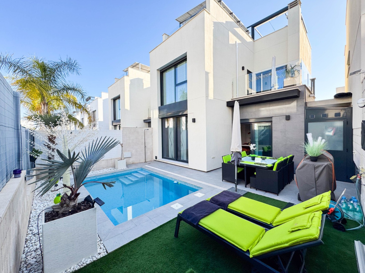 Huis te koop in Los Altos | 3 slaapkamers H5295460