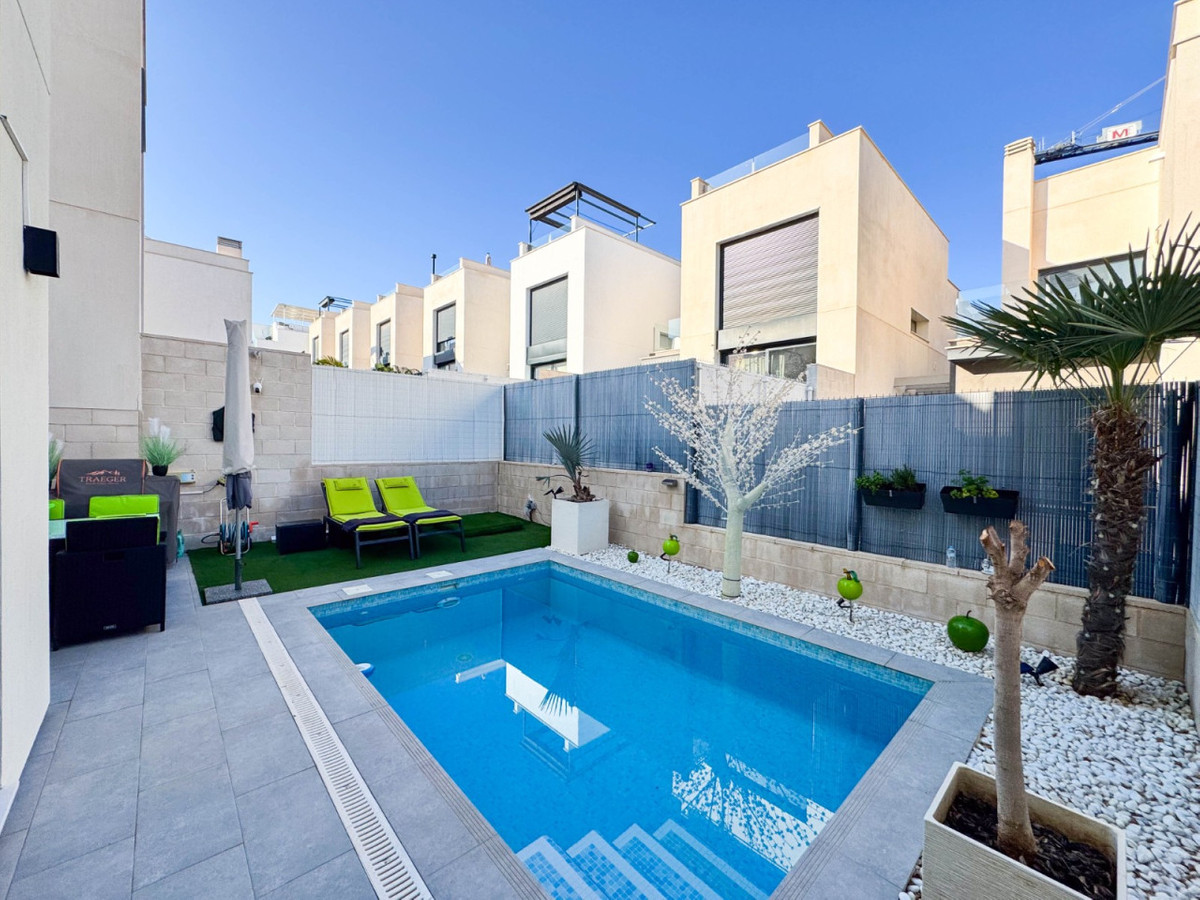 Huis te koop in Los Altos | 3 slaapkamers H5295460