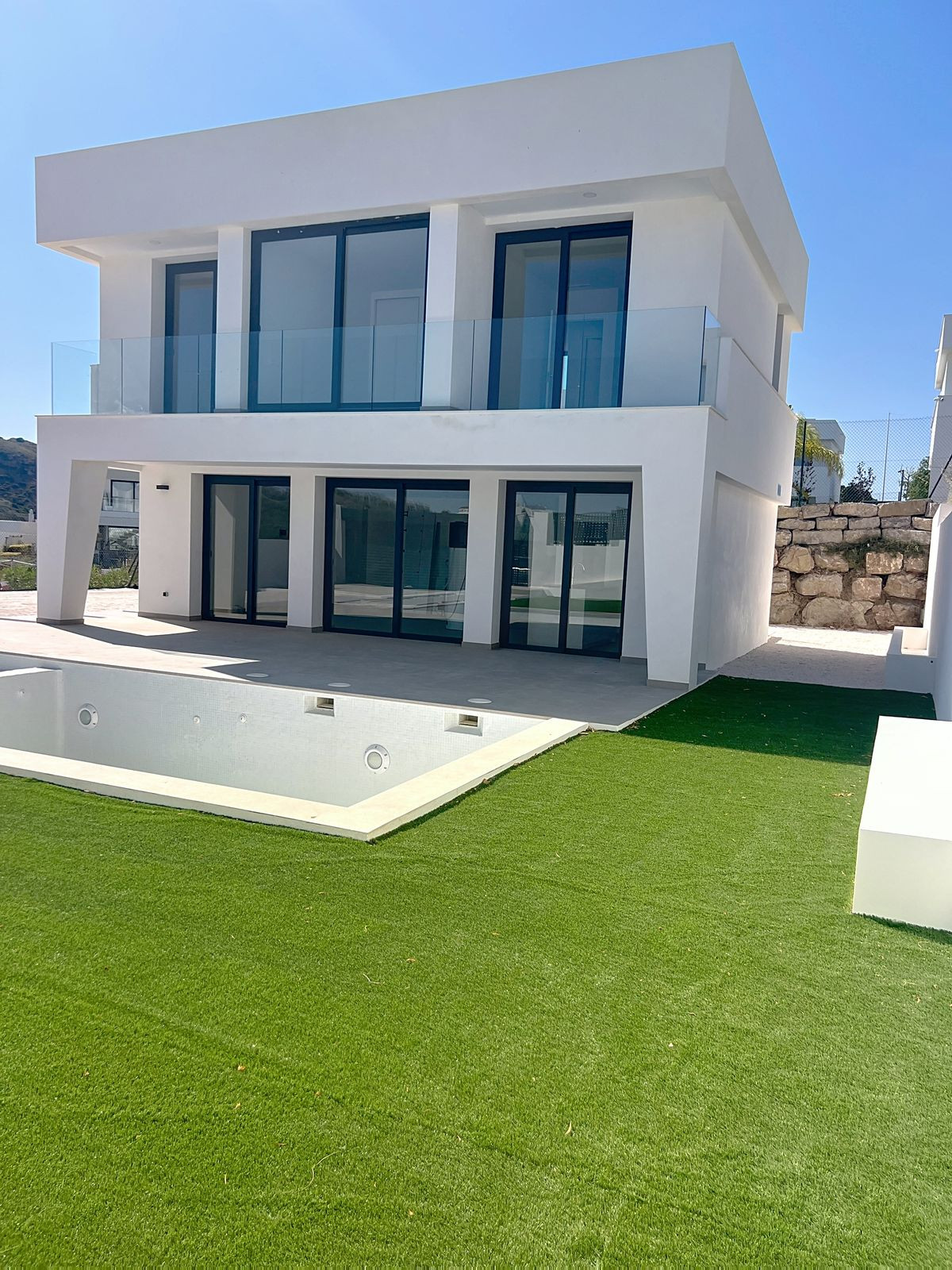 Huis te koop in Manilva | 4 slaapkamers H5450152
