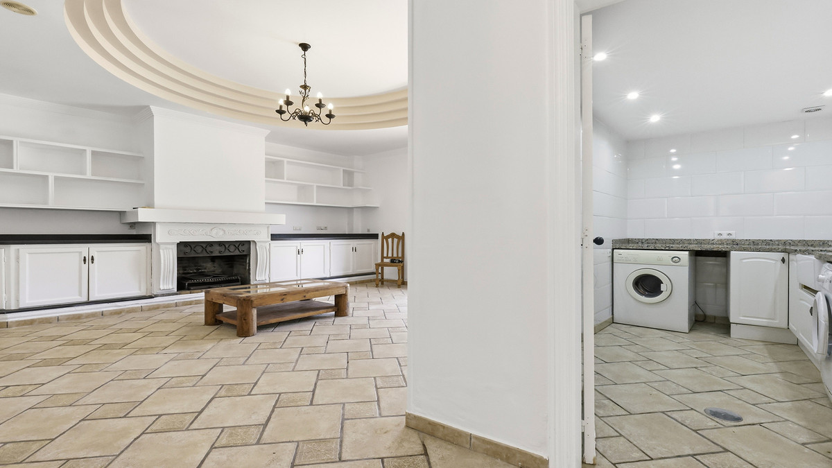 Bedrijfsgebouwen te koop in Manilva | 4 slaapkamers H5464891