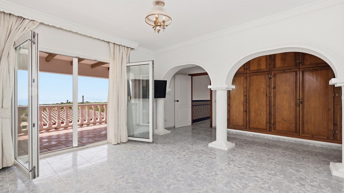 Bedrijfsgebouwen te koop in Manilva | 4 slaapkamers H5464891