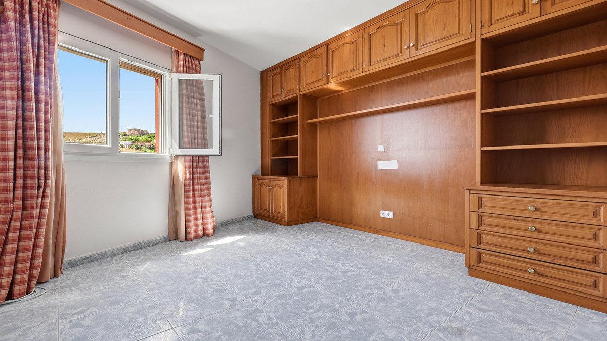 Bedrijfsgebouwen te koop in Manilva | 4 slaapkamers H5464891