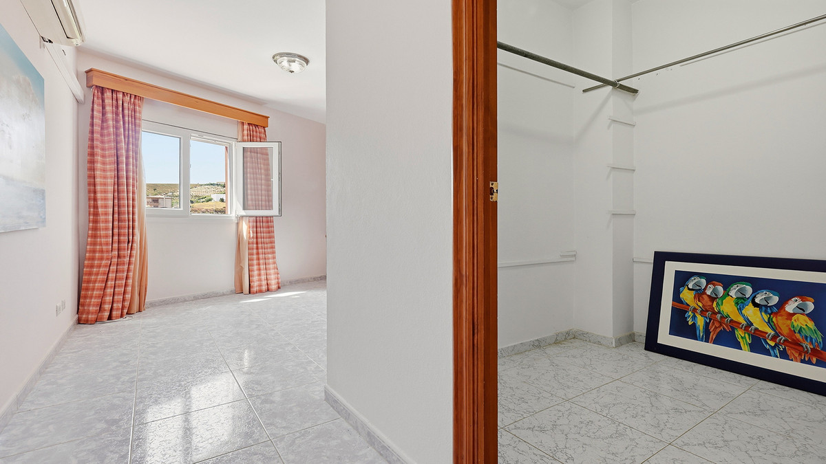 Bedrijfsgebouwen te koop in Manilva | 4 slaapkamers H5464891