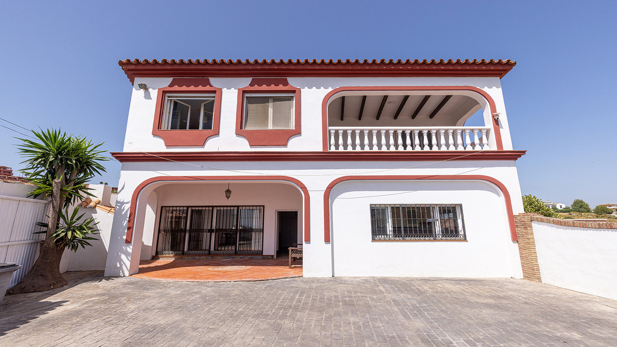 Bedrijfsgebouwen te koop in Manilva | 4 slaapkamers H5464891