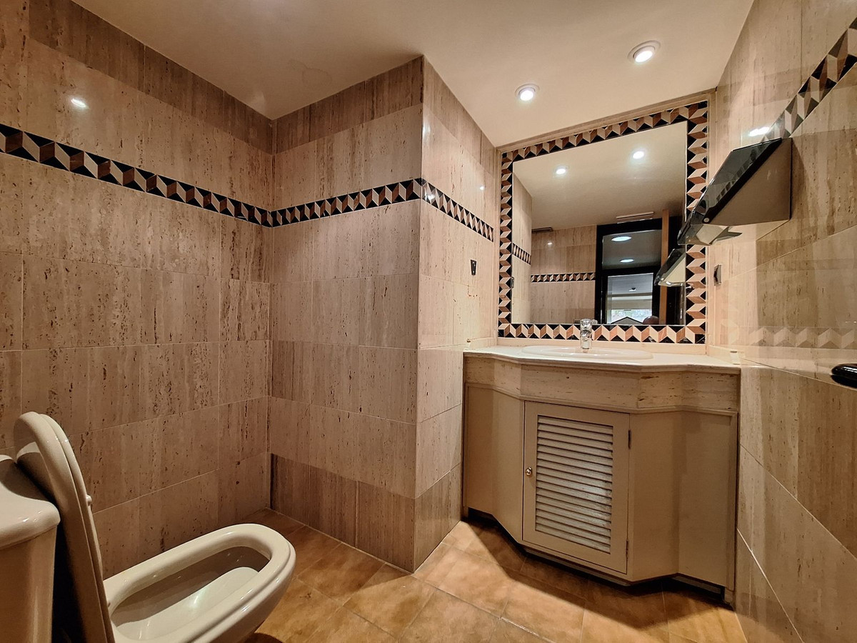 House in Marbella, 8 bedrooms, 307 m² - Afbeelding 12