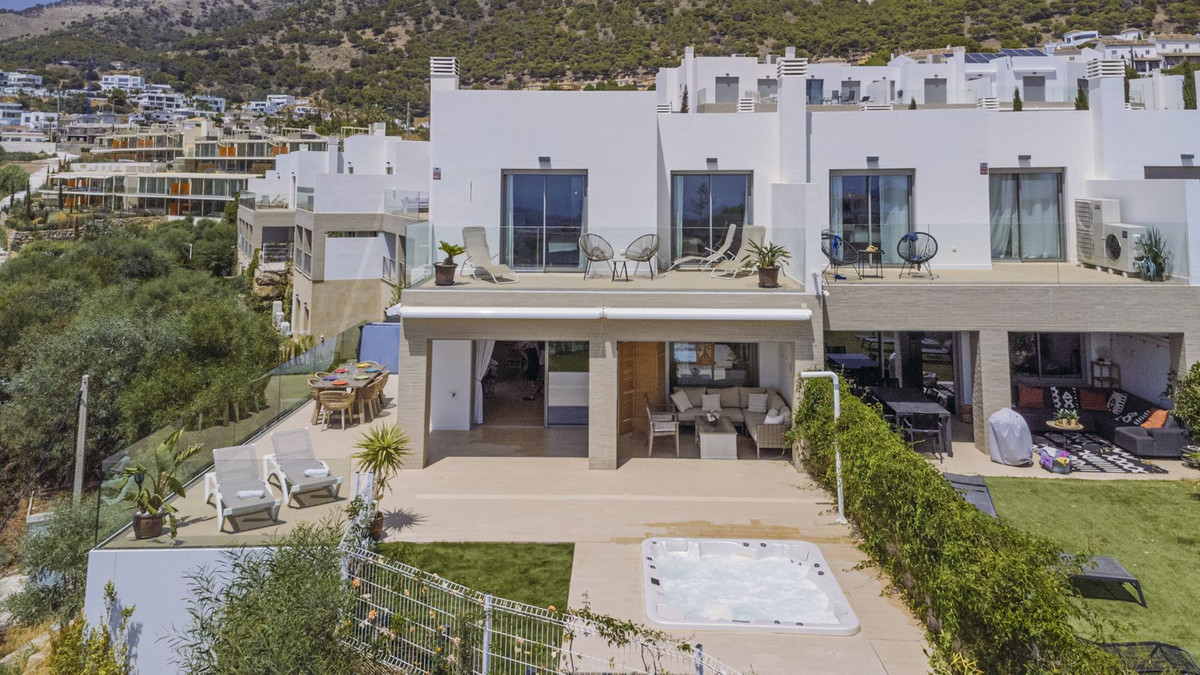 Anders te koop in Mijas Costa | 3 slaapkamers H5489962