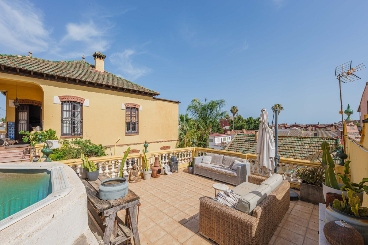 Anders te koop in Málaga Este | 7 slaapkamers H5426305