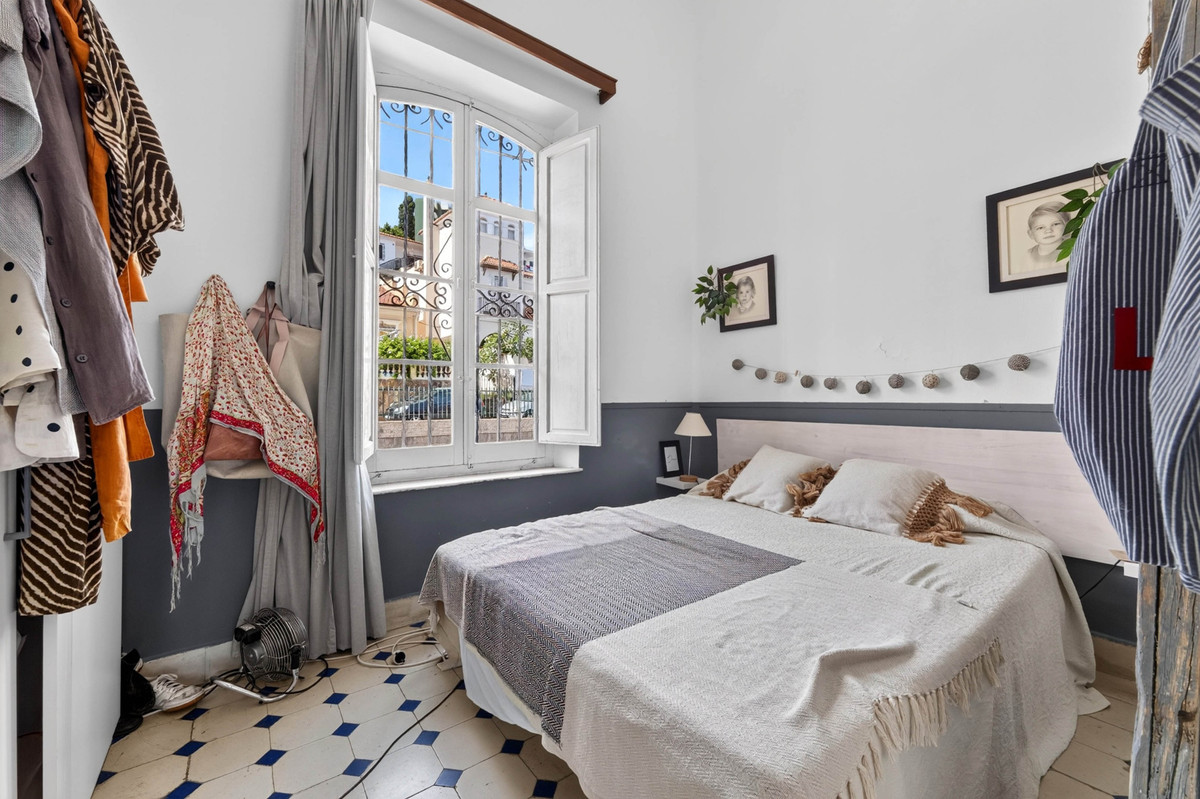 Anders te koop in Málaga Este | 7 slaapkamers H5426305