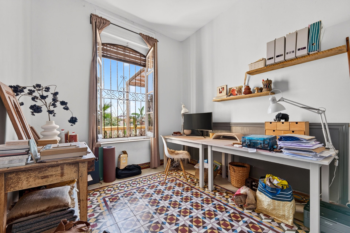 Anders te koop in Málaga Este | 7 slaapkamers H5426305