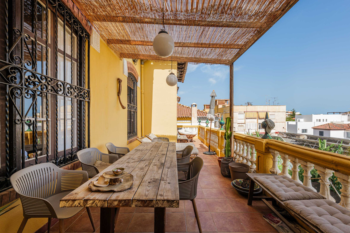 Anders te koop in Málaga Este | 7 slaapkamers H5426305