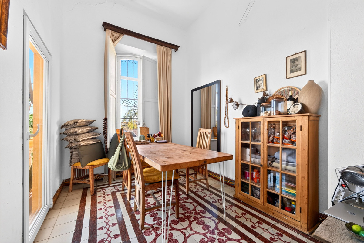 Anders te koop in Málaga Este | 7 slaapkamers H5426305