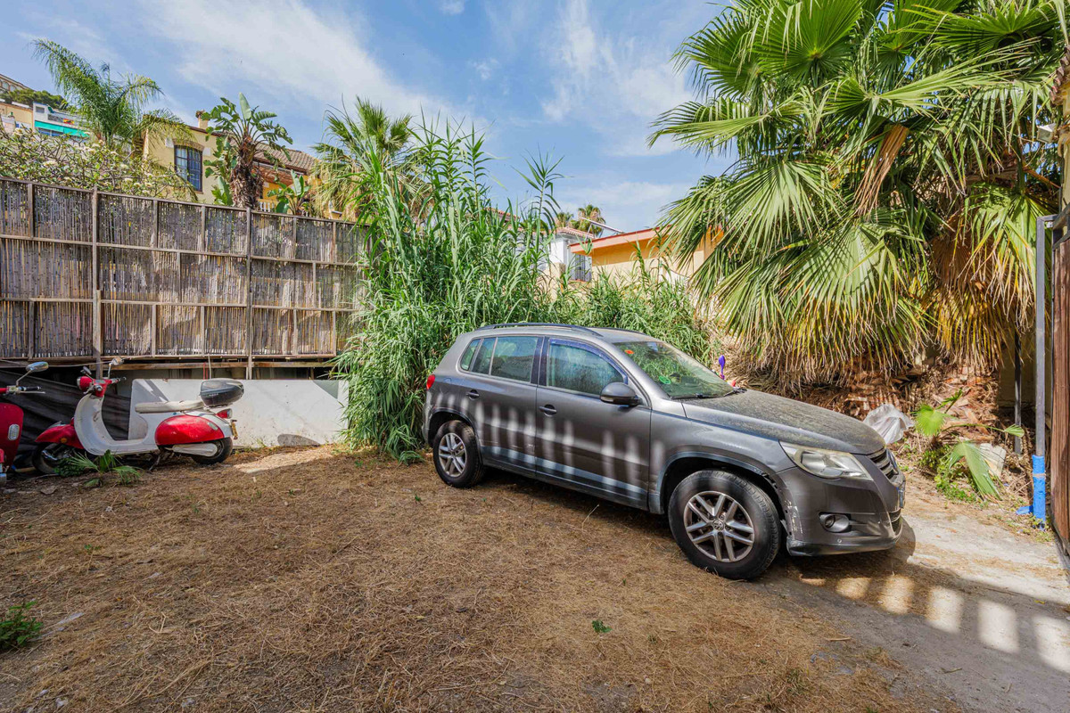 Anders te koop in Málaga Este | 7 slaapkamers H5426305