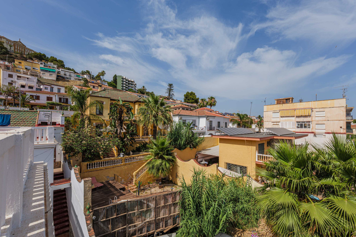 Anders te koop in Málaga Este | 7 slaapkamers H5426305